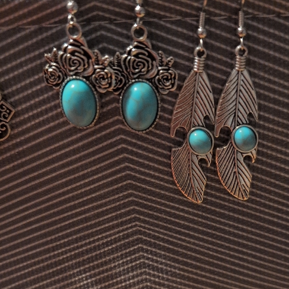 Elegant Silver and Turquoise Earrings Set